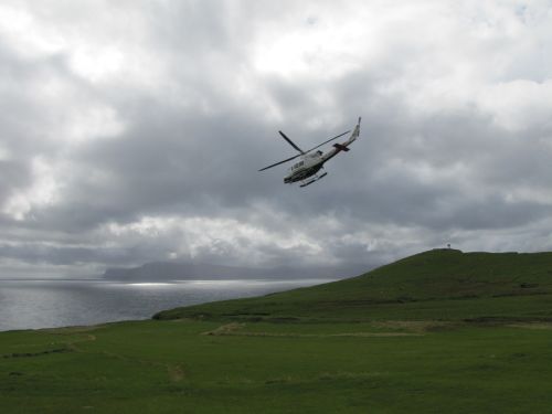 Вертолёт над островом Большой Дуймун